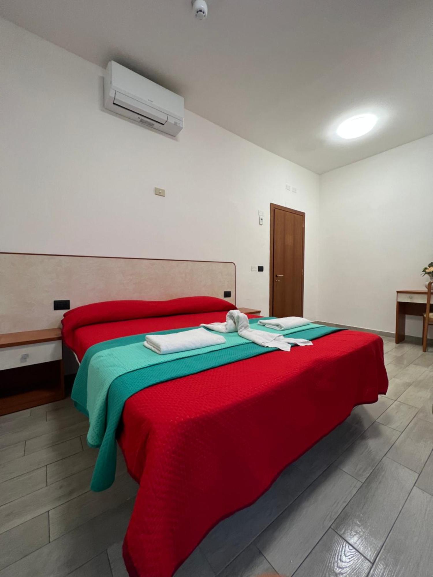 Hotel Miro リミニ エクステリア 写真
