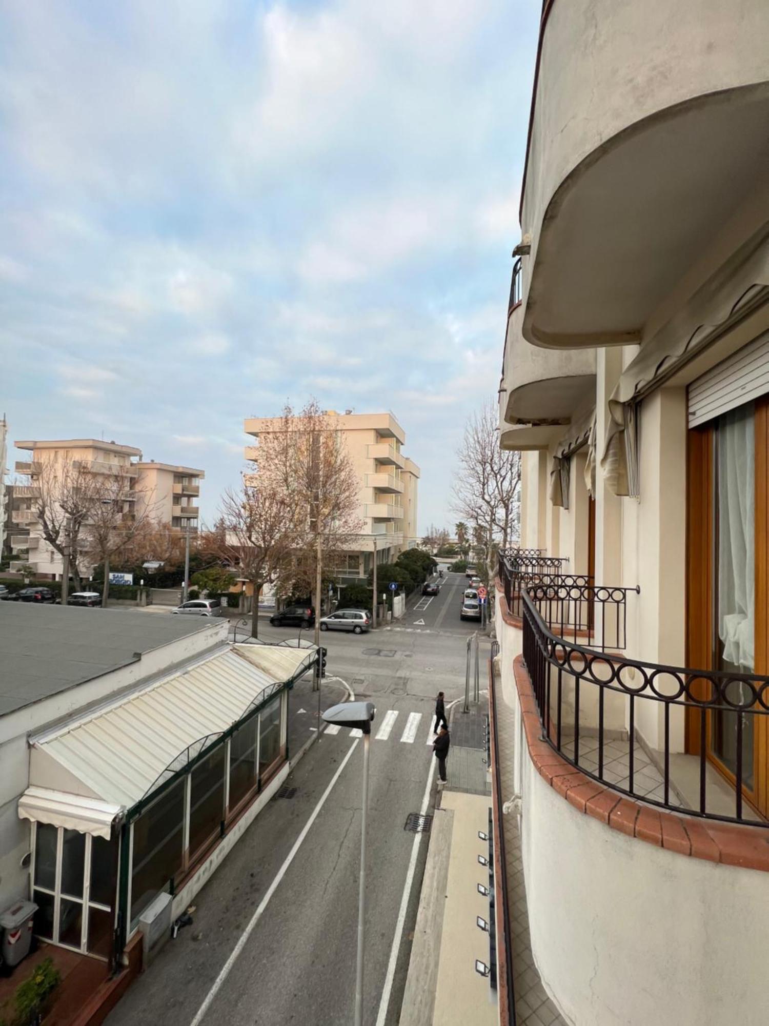 Hotel Miro リミニ エクステリア 写真