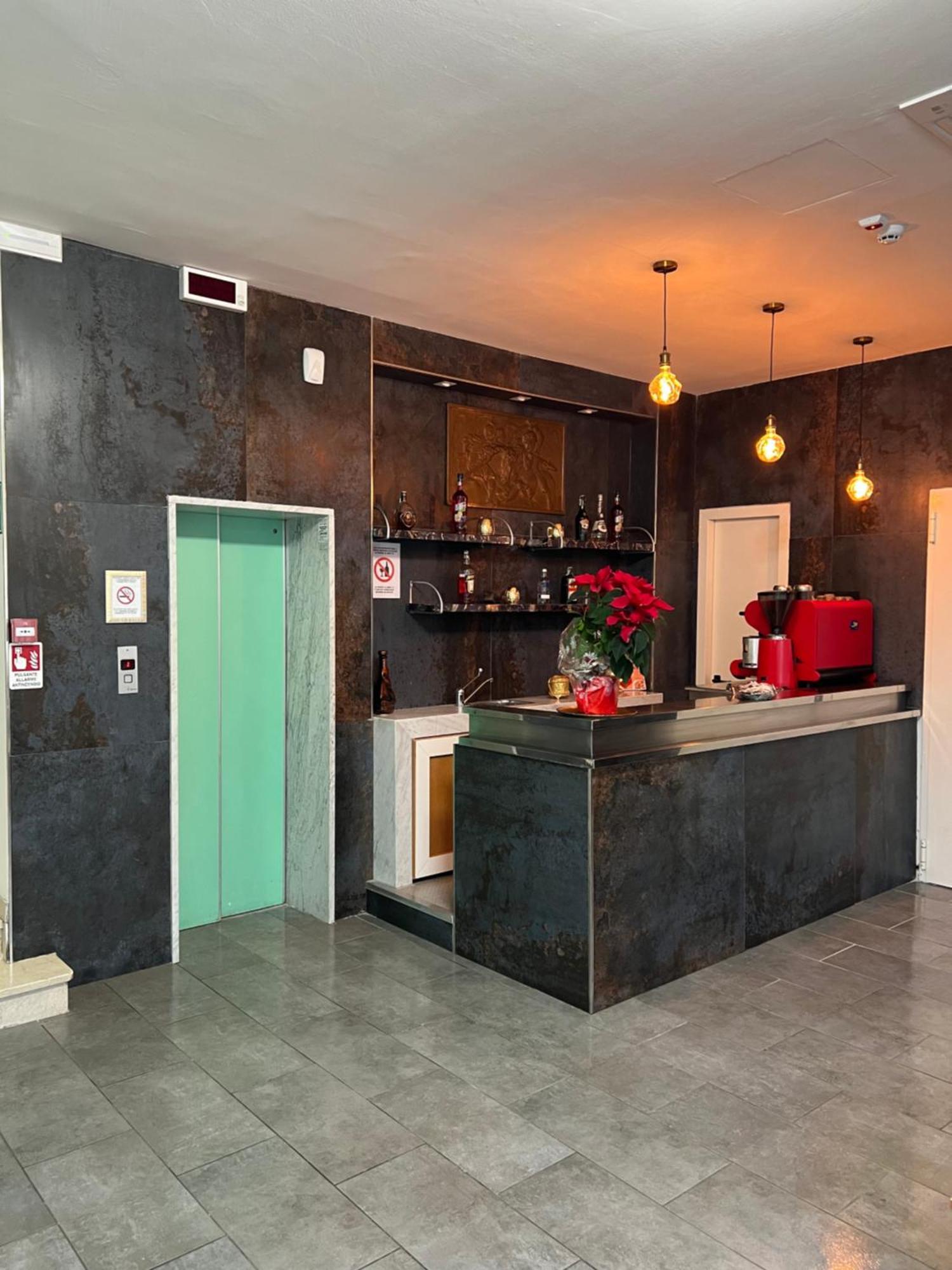 Hotel Miro リミニ エクステリア 写真