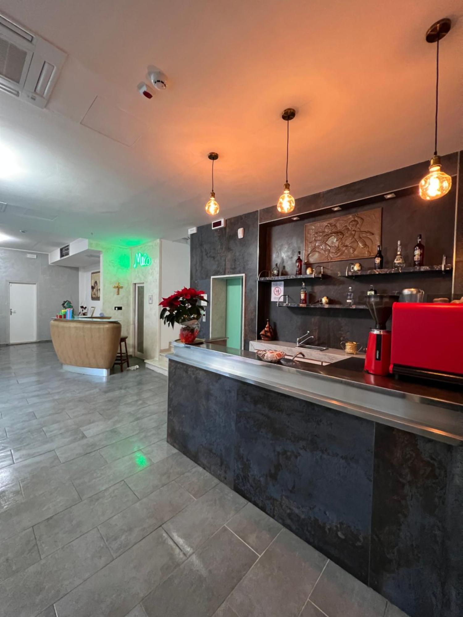 Hotel Miro リミニ エクステリア 写真